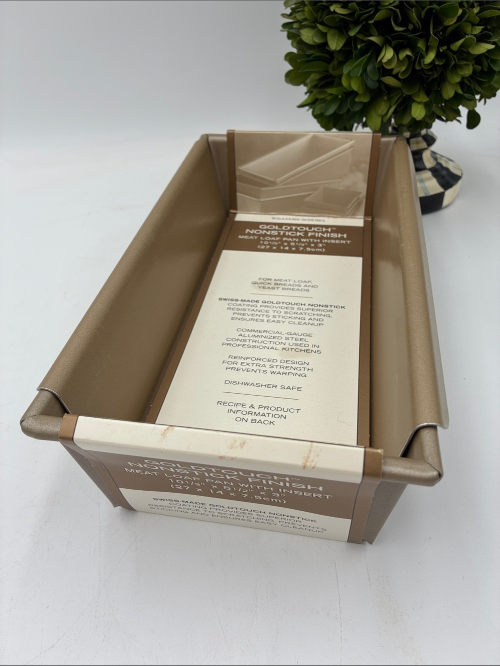 Williams Sonoma Goldtone Nonstick Loaf Pan